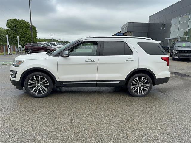 Used 2017 Ford Explorer Platinum AWD/4WD image 2