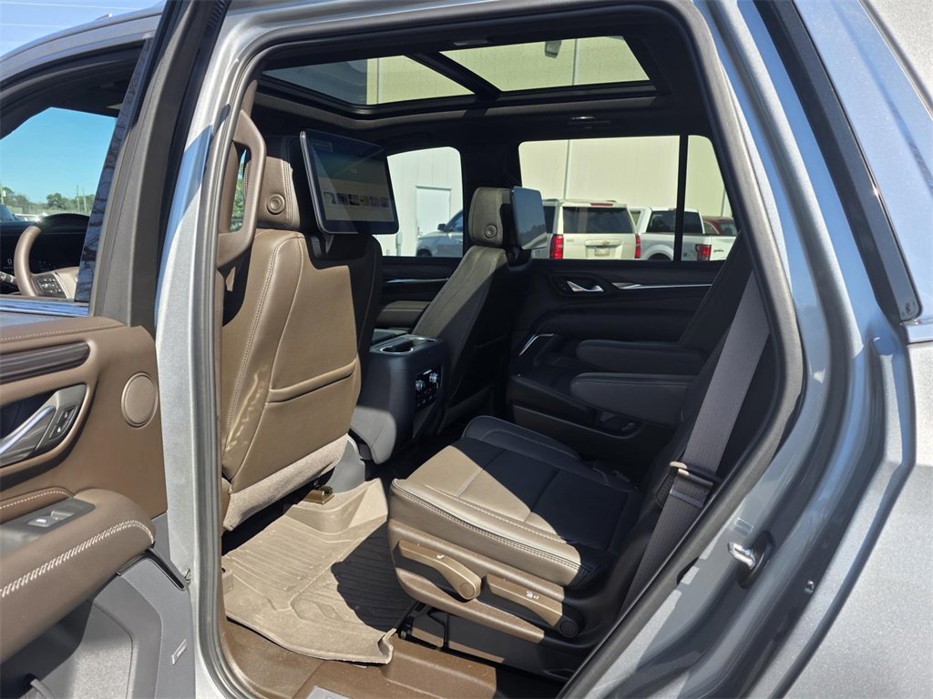 Used 2024 GMC Yukon Denali w/ Denali Reserve Package image 25
