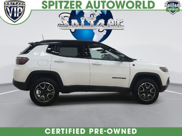 Used 2025 Jeep Compass Trailhawk w/ Trailhawk Elite Group AWD/4WD image 3