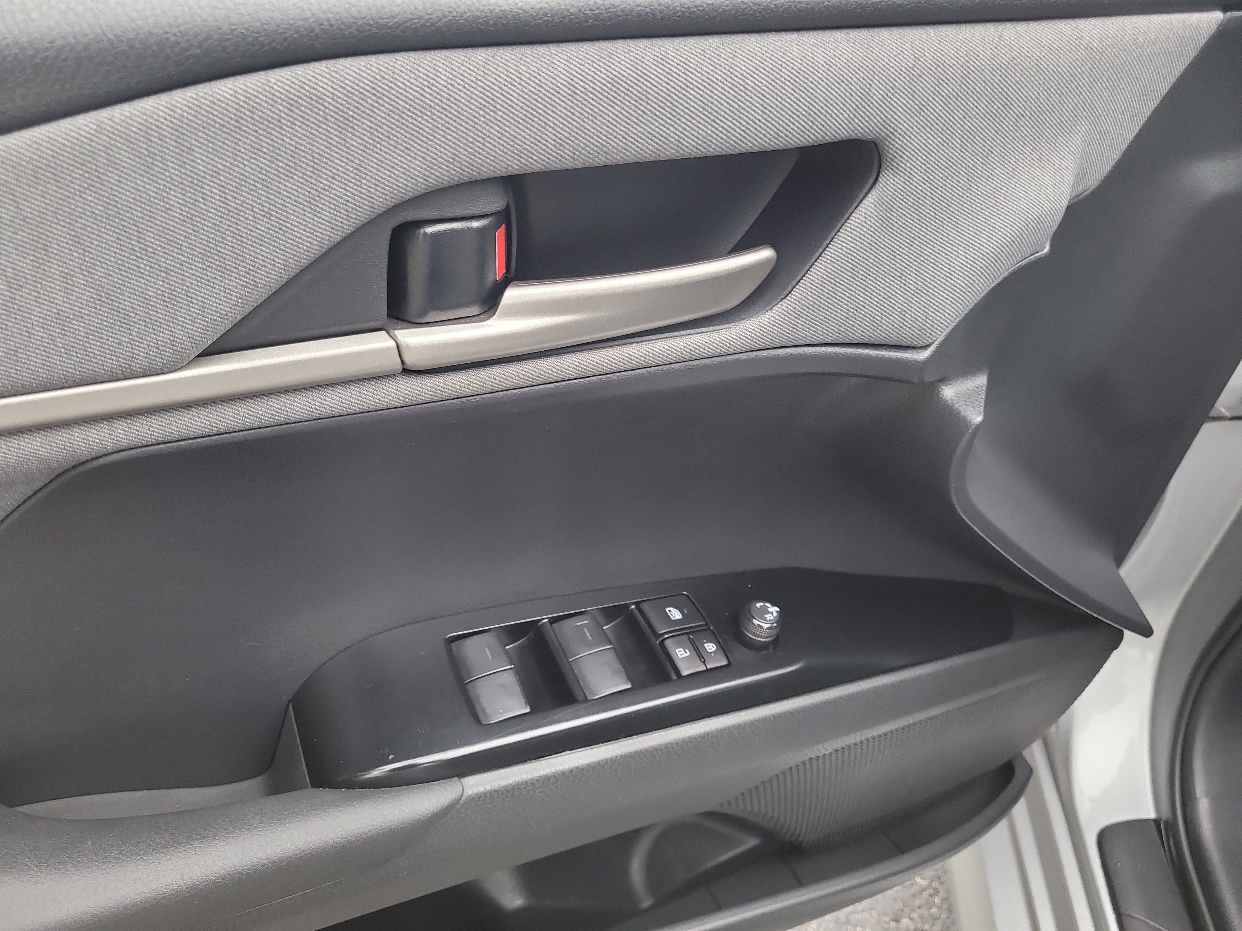 Used 2025 Toyota Camry LE image 17