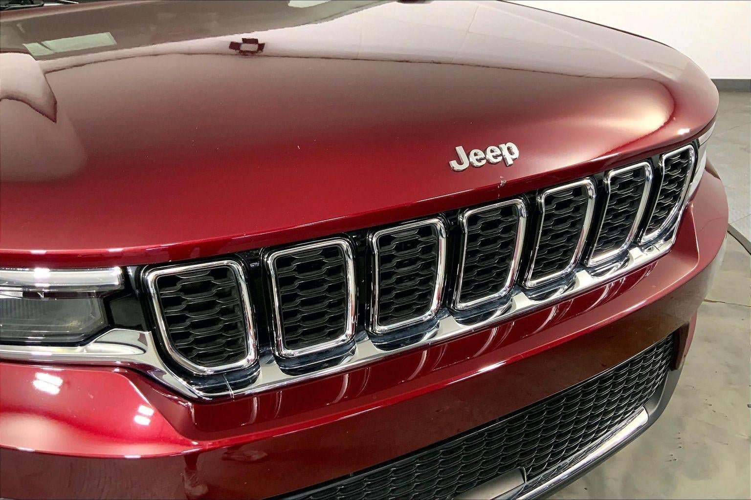 Used 2023 Jeep Grand Cherokee Limited AWD/4WD image 28