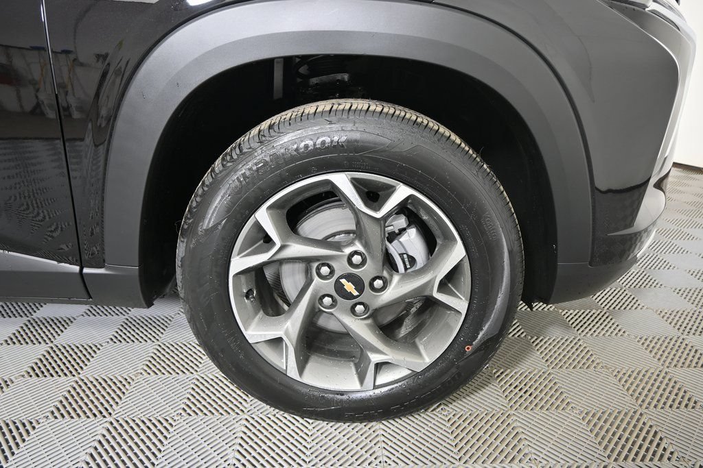 New 2026 Chevrolet Trax LT w/ Driver Confidence Package FWD image 11