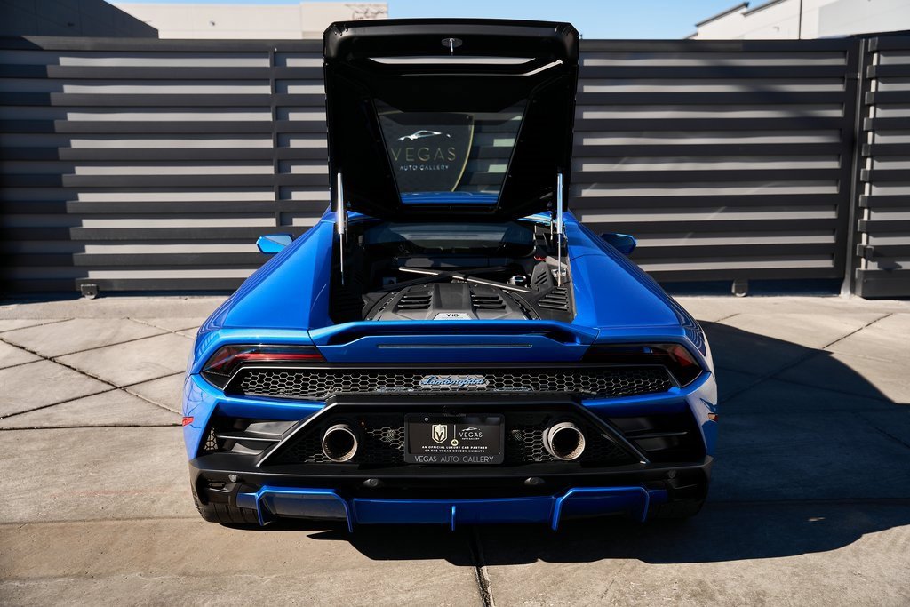Used 2020 Lamborghini Huracan EVO image 17