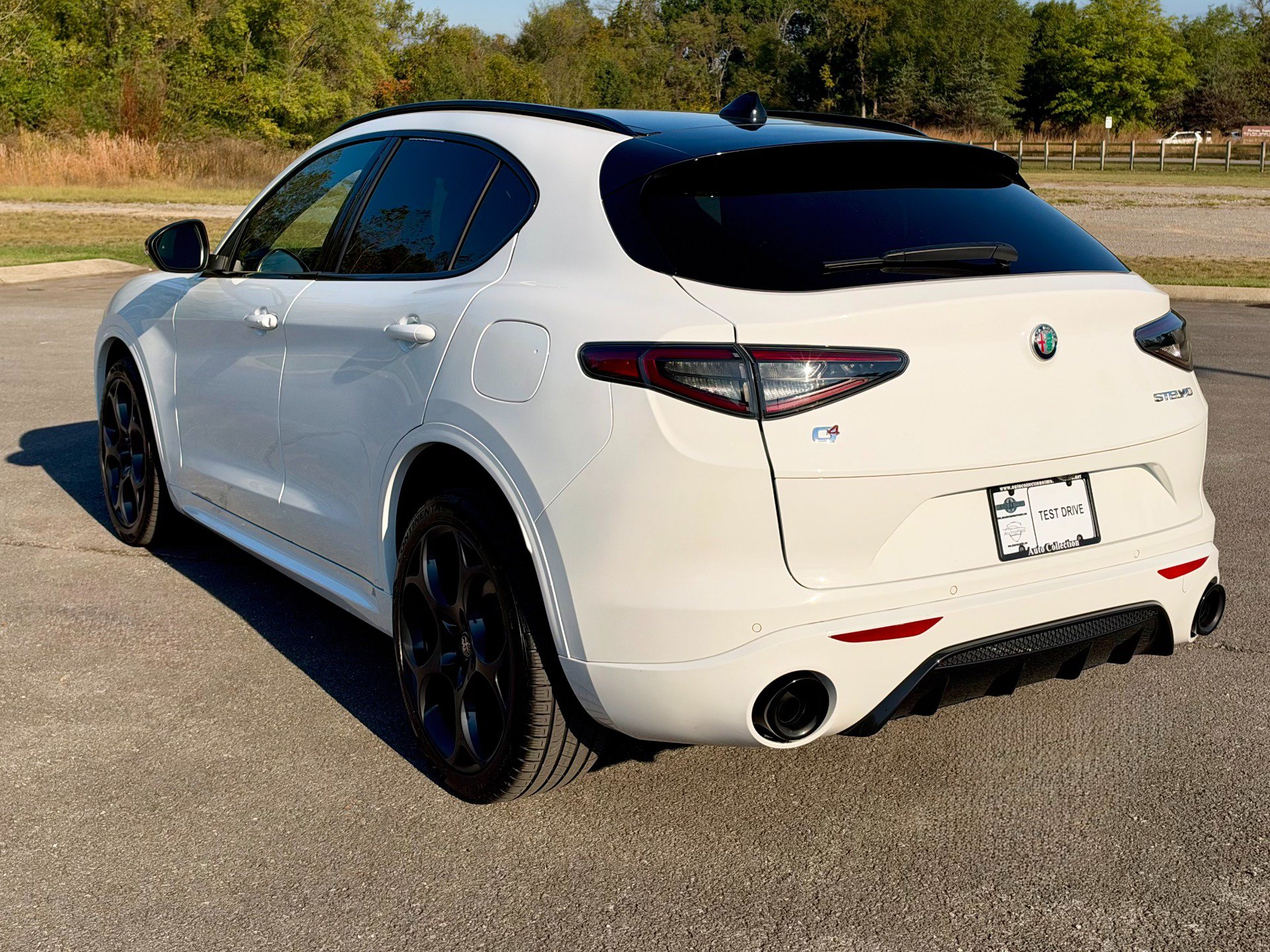 Used 2025 Alfa Romeo Stelvio Tributo Italiano w/ Driving Assist Package AWD/4WD image 2