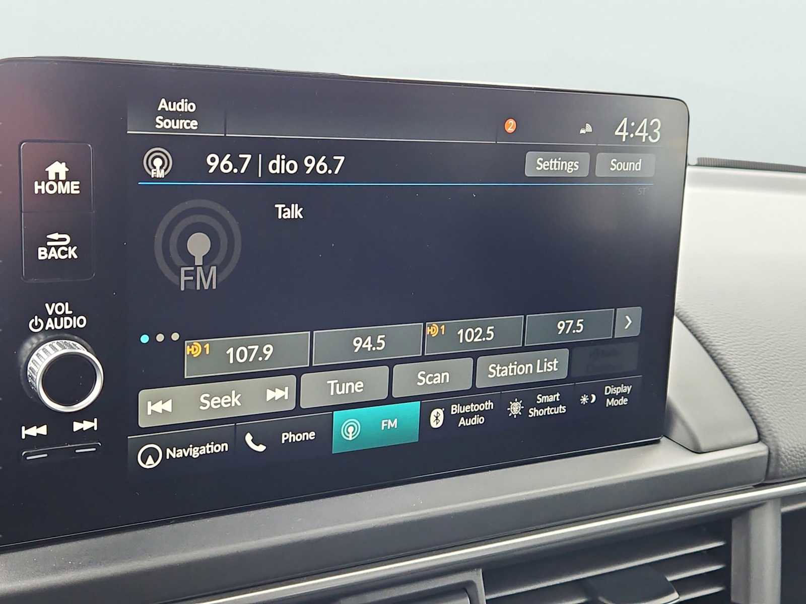 Certified 2025 Honda Pilot Touring image 24