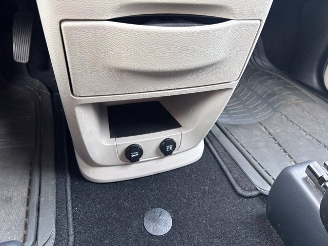 Used 2019 Dodge Grand Caravan SE w/ UConnect Hands-Free Group FWD image 21