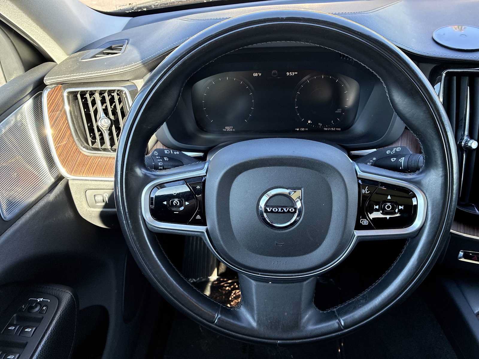 Used 2019 Volvo XC60 T6 Inscription w/ Protection Package Premier AWD/4WD image 11