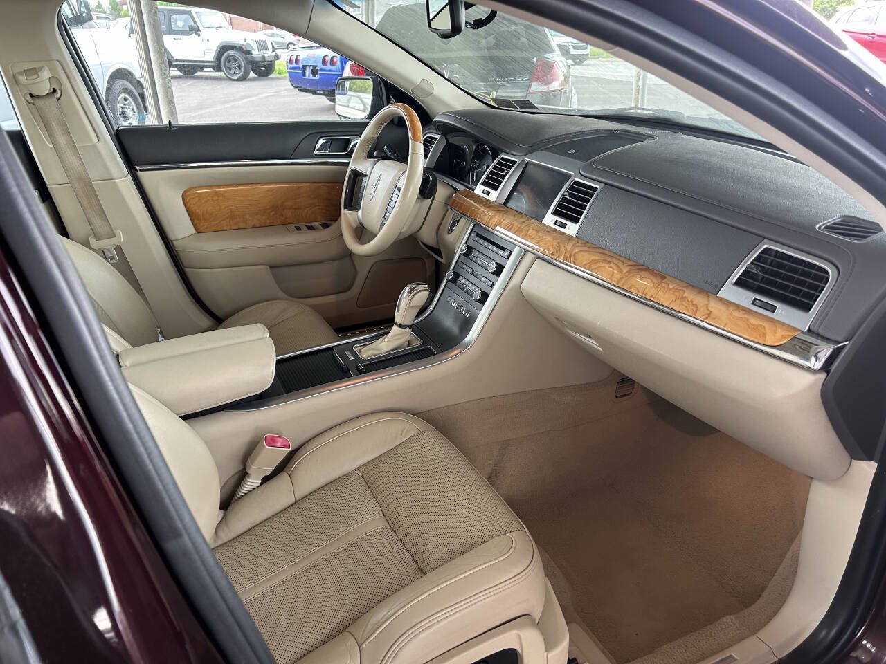 Used 2011 Lincoln MKS AWD w/ 102A Rapid Spec Order Code image 4