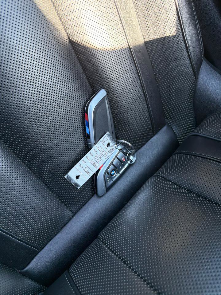 Used 2020 BMW M850i xDrive Coupe w/ M Carbon Exterior Package image 26