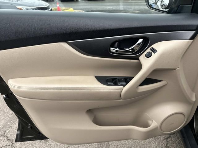 Used 2016 Nissan Rogue S image 15