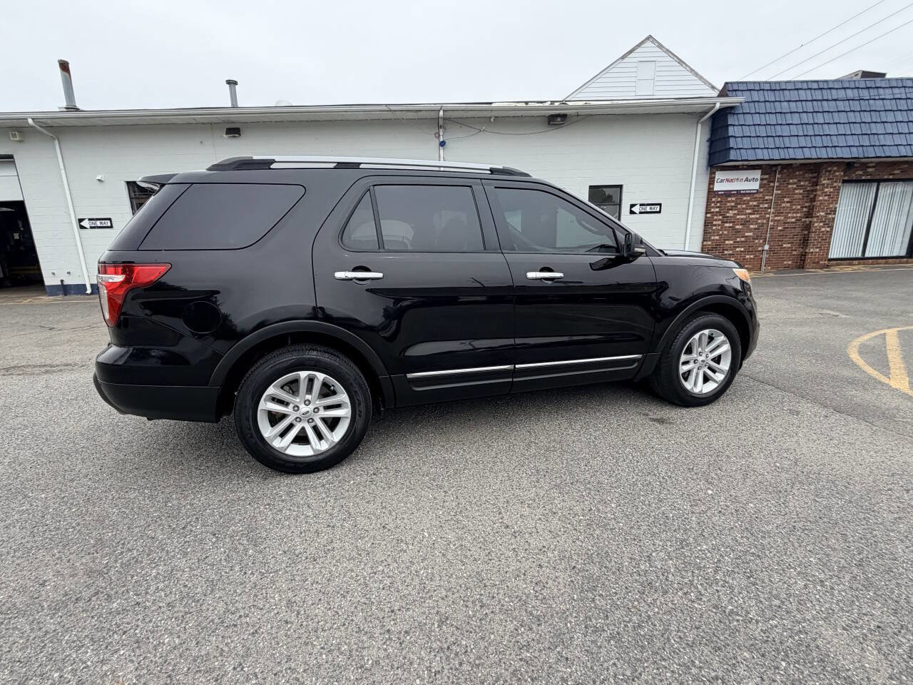 Used 2012 Ford Explorer XLT w/ Class III Trailer Tow Pkg FWD image 16
