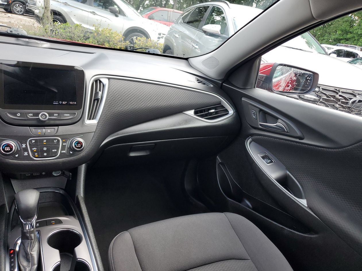 Used 2025 Chevrolet Malibu LT FWD image 15
