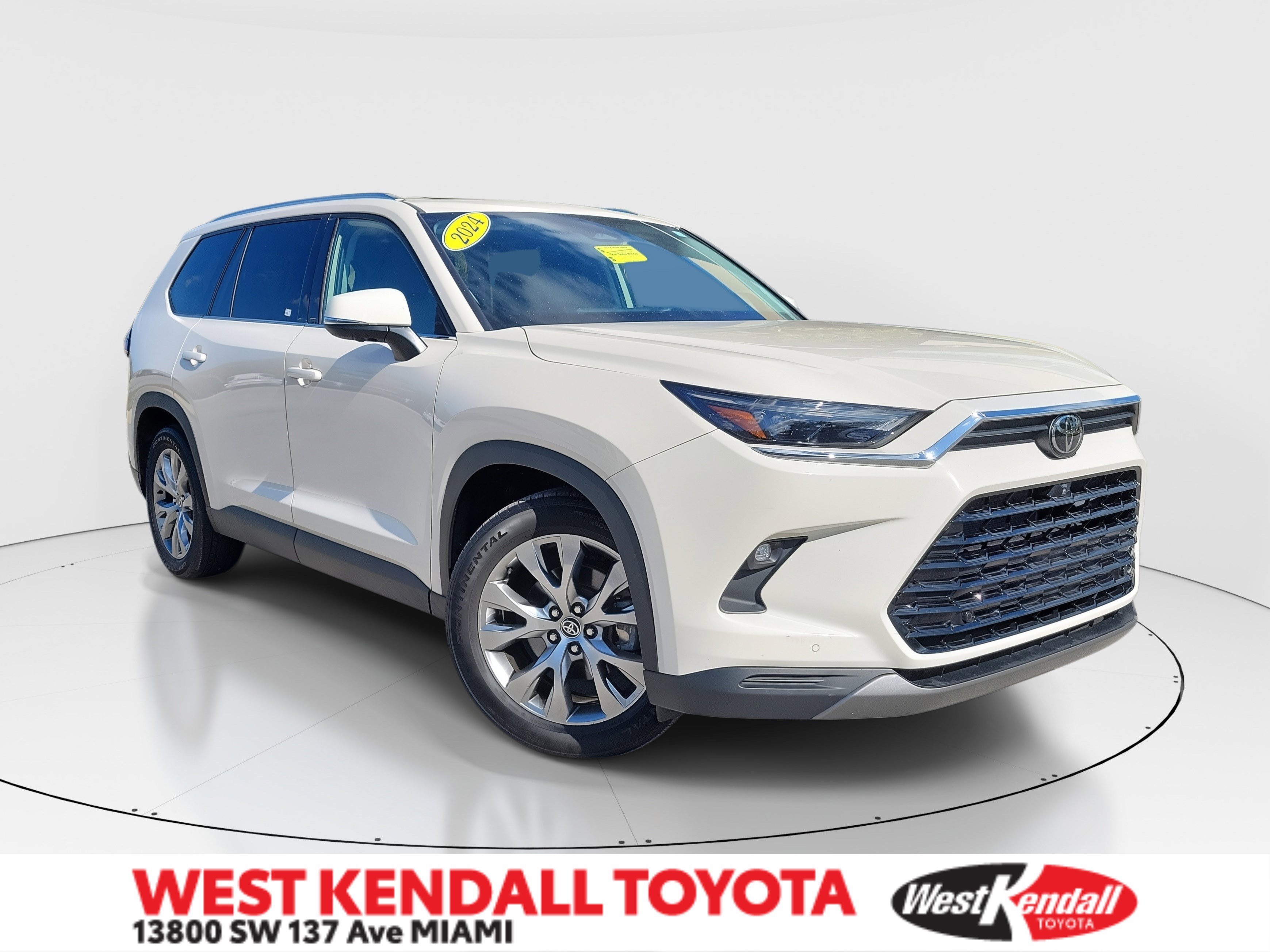 Used 2024 Toyota Grand Highlander Limited FWD image 1