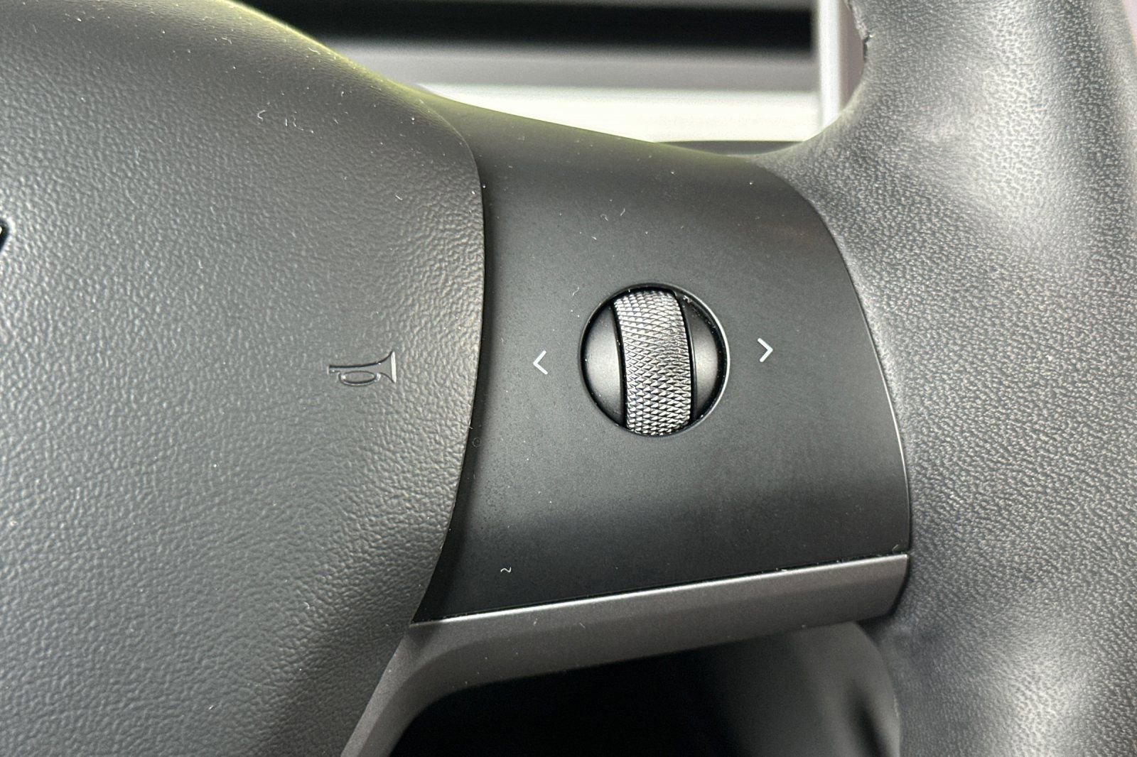 Used 2022 Tesla Model Y Performance image 27