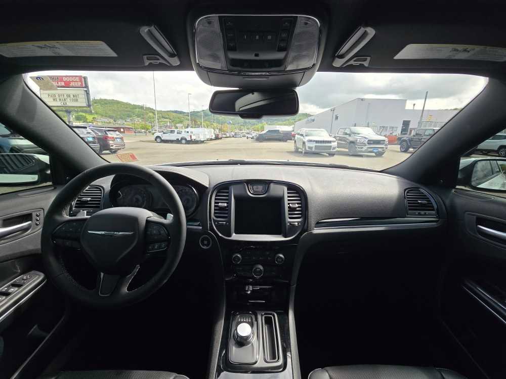 Used 2023 Chrysler 300 S w/ Comfort Group image 15