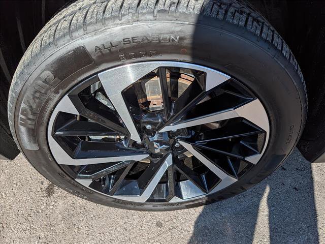 Used 2024 Mitsubishi Outlander SE image 9