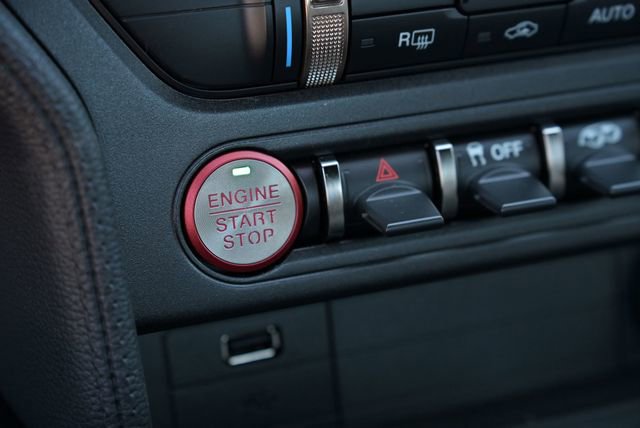 Used 2022 Ford Mustang Shelby GT500 w/ Carbon Fiber Track Pack image 47