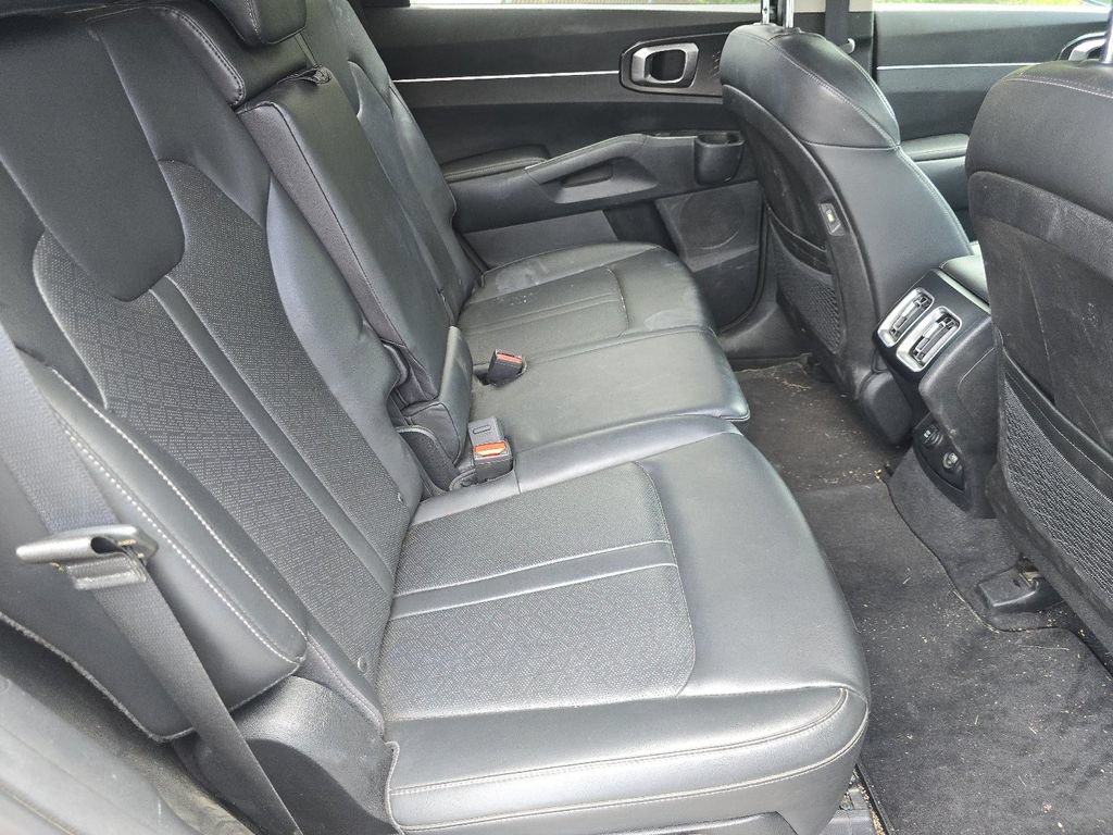 Used 2023 Kia Sorento S w/ Panoramic Sunroof Package FWD image 18