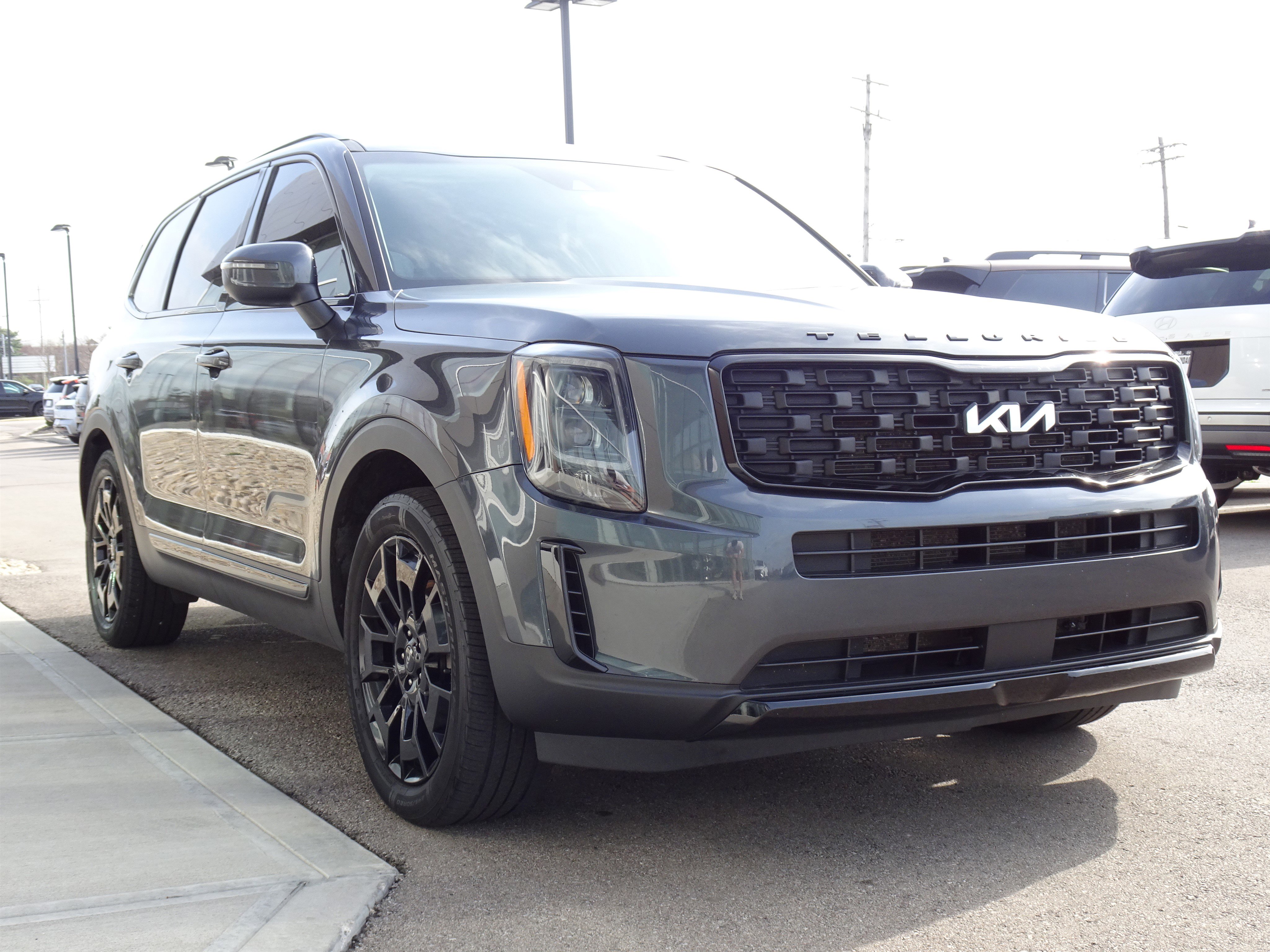 Used 2022 Kia Telluride EX w/ EX Premium Package image 6