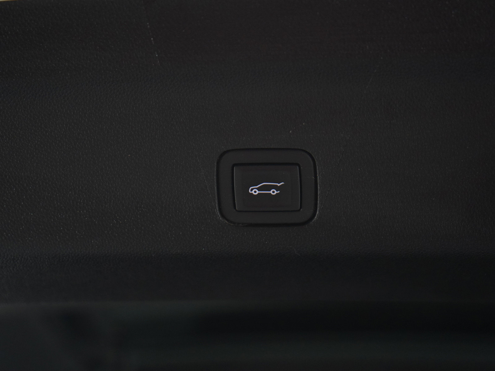 Used 2024 Chevrolet Suburban Premier AWD/4WD image 18