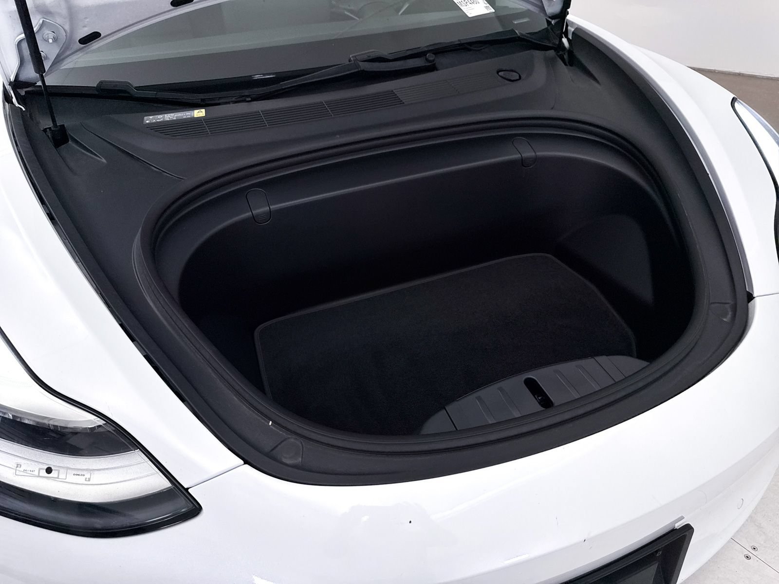 Used 2018 Tesla Model 3 Long Range RWD image 11