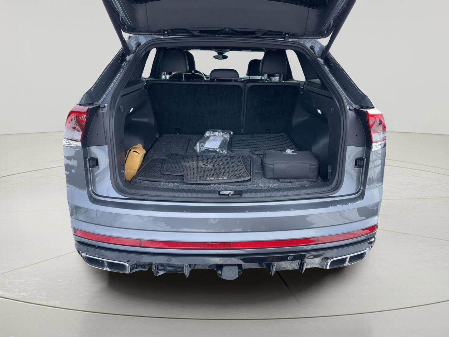 Used 2024 Volkswagen Atlas Cross Sport SEL R-Line image 9
