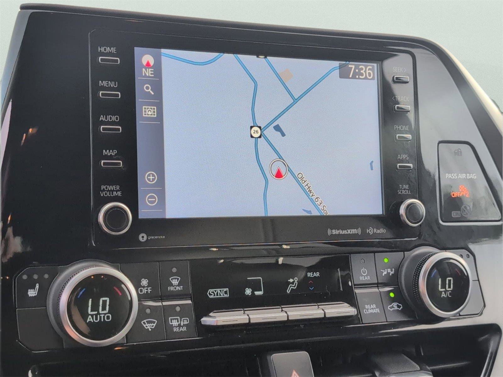 Used 2022 Toyota Highlander XLE image 18