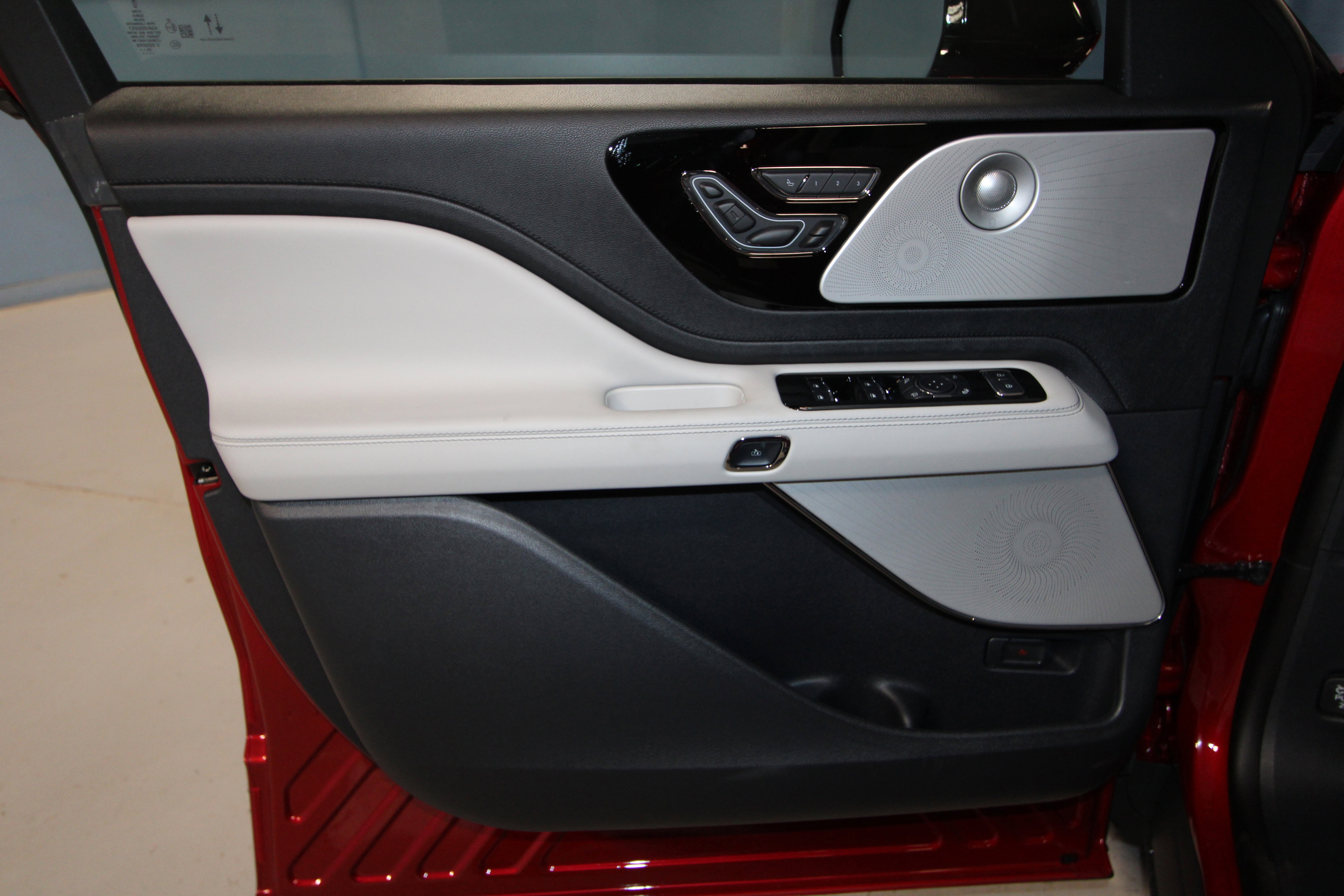 New 2026 Lincoln Aviator Reserve image 4