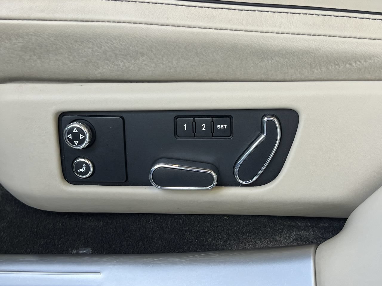 Used 2014 Bentley Flying Spur W12 AWD/4WD image 24