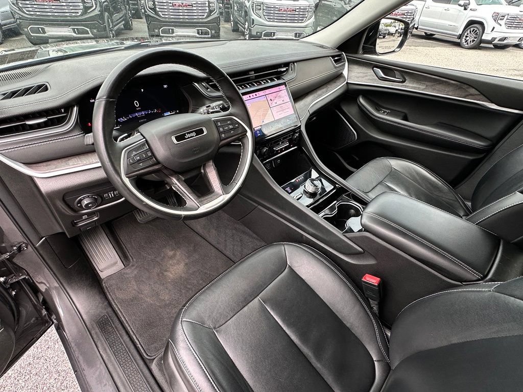 Used 2022 Jeep Grand Cherokee L Limited AWD/4WD image 22
