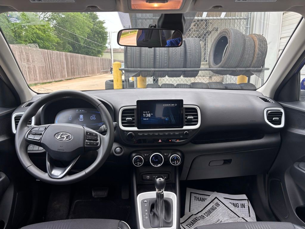 Used 2023 Hyundai Venue Limited w/ Cargo Package image 14