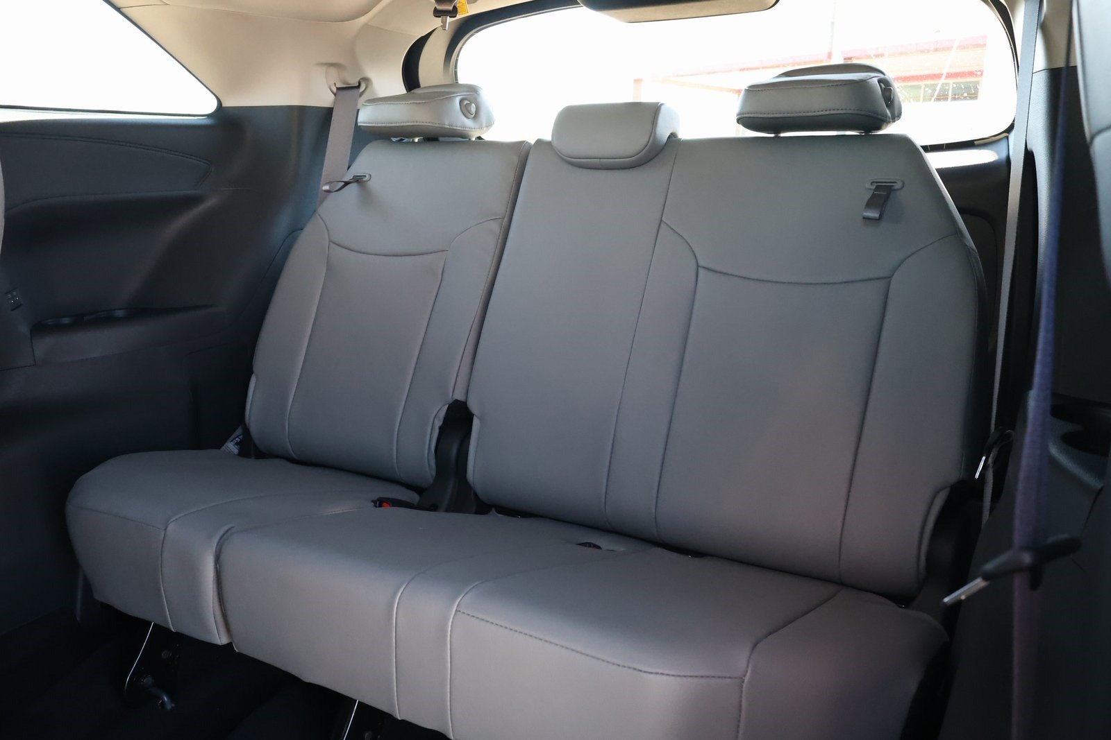 New 2026 Toyota Sienna XLE FWD image 30