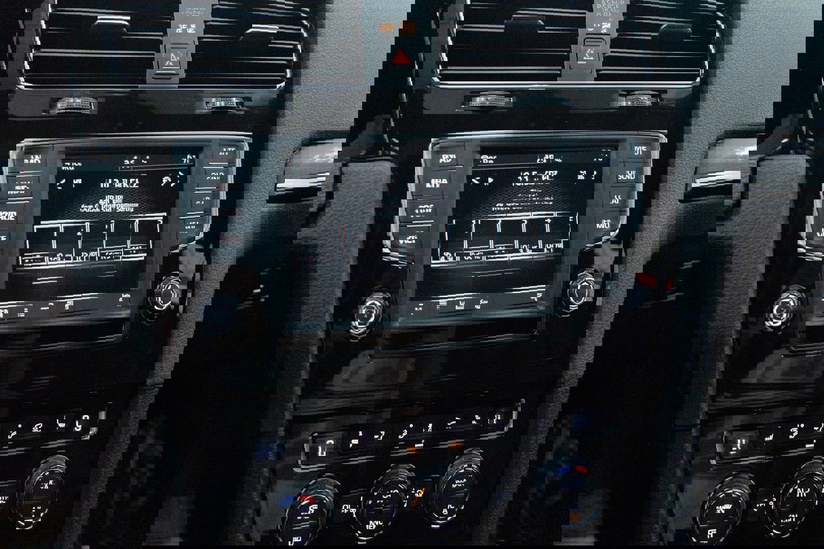 Used 2016 Volkswagen Golf 4-Door image 30