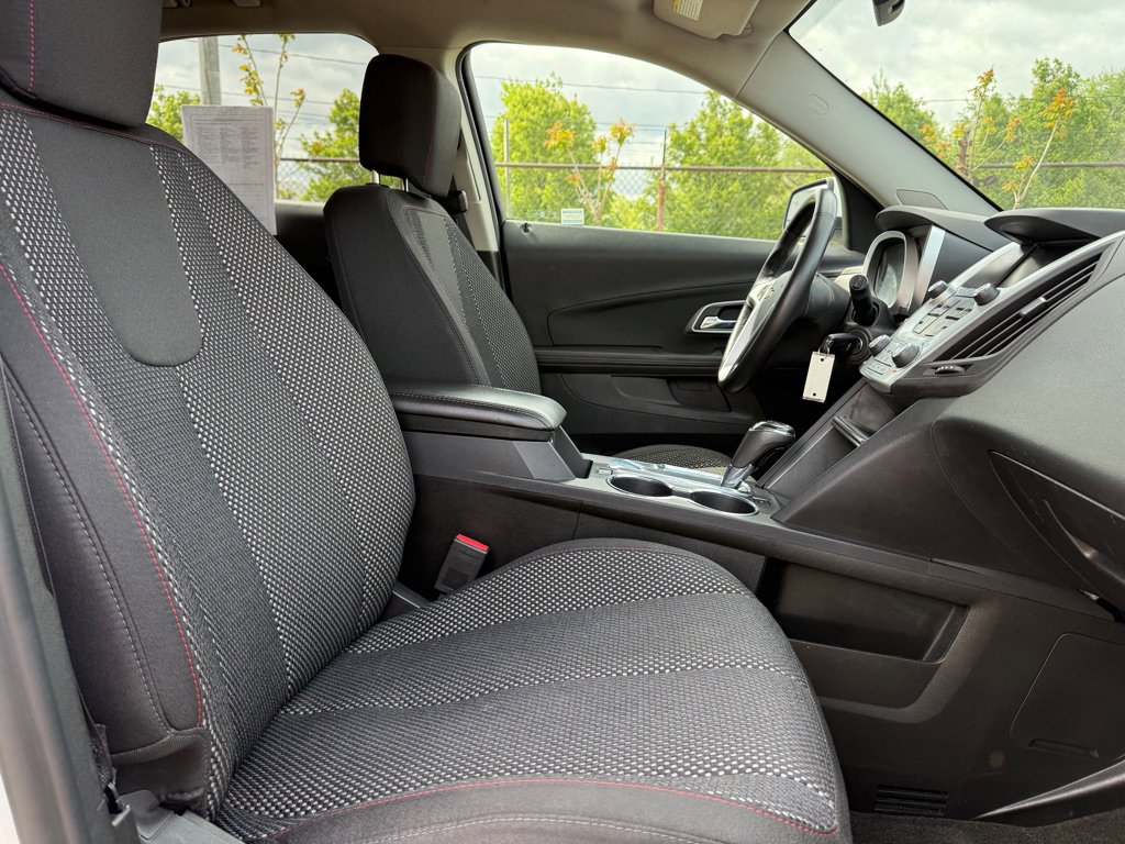 Used 2017 Chevrolet Equinox LT w/ Convenience Package AWD/4WD image 9