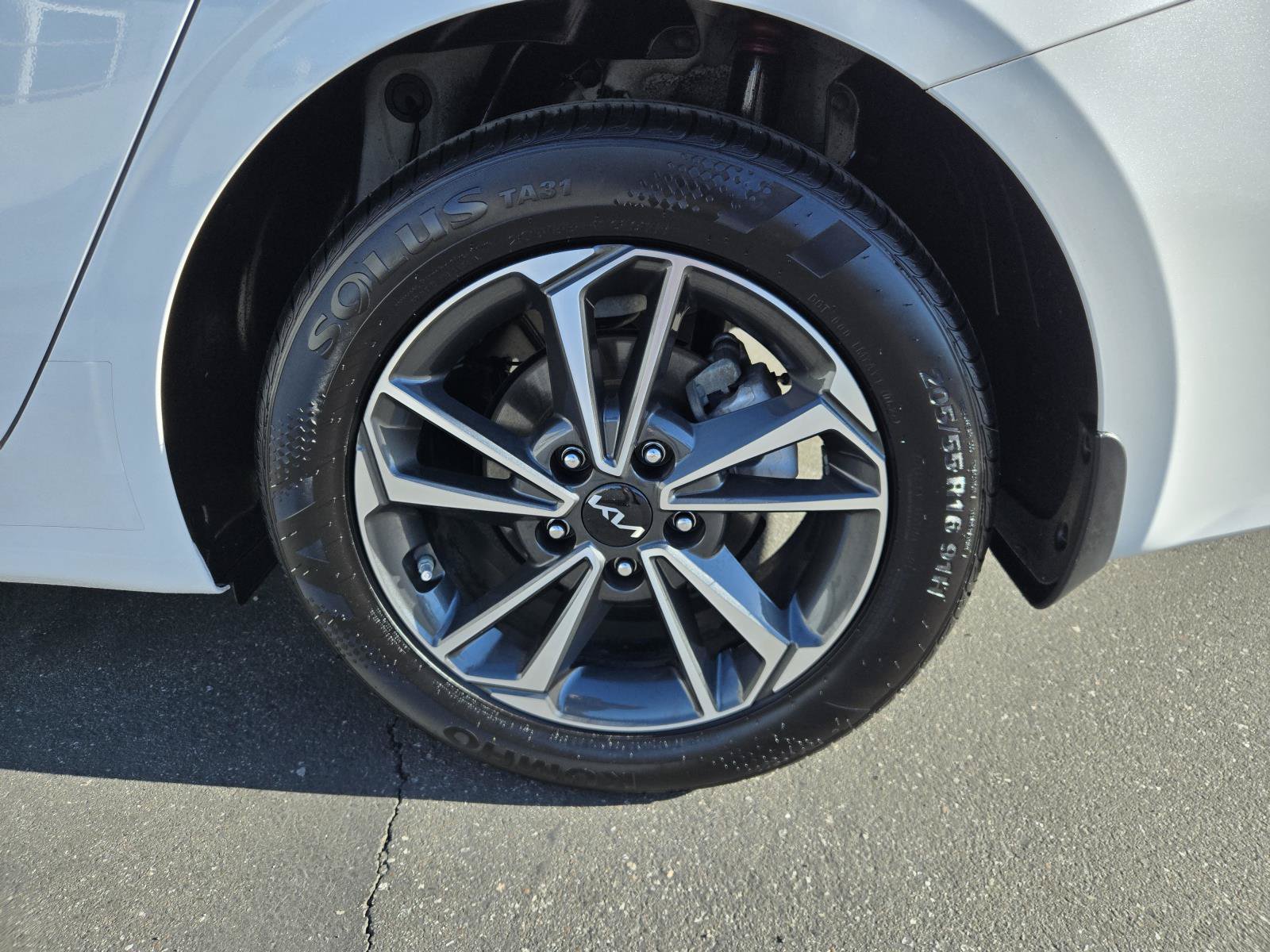 Used 2024 Kia Forte LXS w/ LXS Technology Package FWD image 33