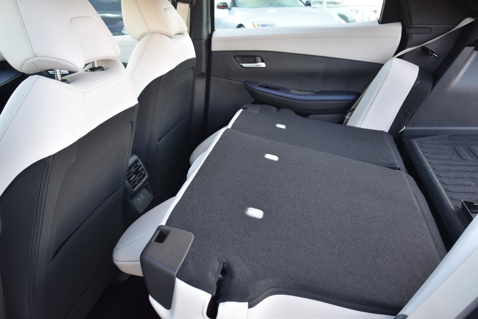 New 2026 Nissan Leaf SV+ w/ Illuminated Package image 44