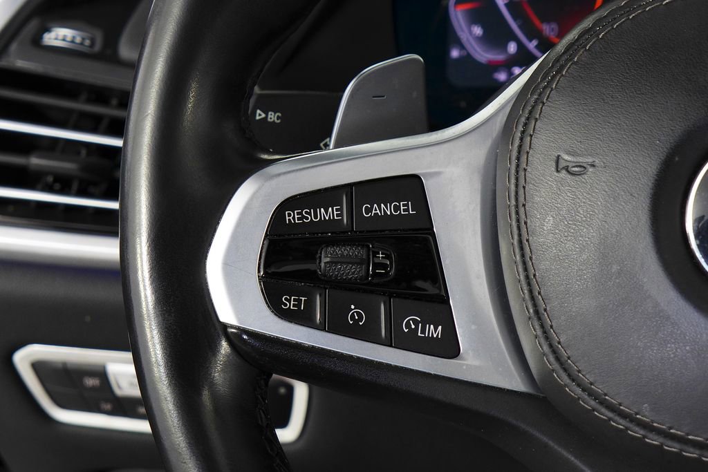 Used 2022 BMW X6 xDrive40i w/ M Sport Package image 29