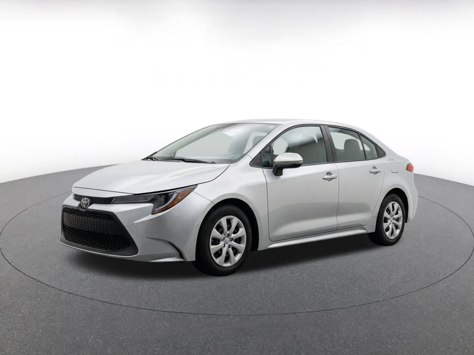 Used 2025 Toyota Corolla LE FWD image 3