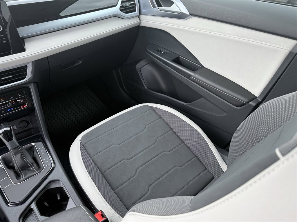 New 2026 Volkswagen Taos SE image 27