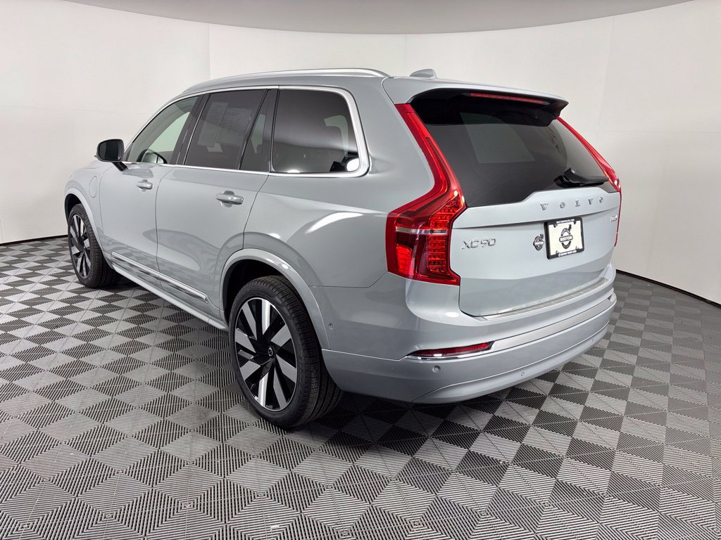 Certified 2025 Volvo XC90 T8 Plus w/ Protection Package AWD/4WD image 6