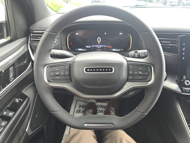Used 2022 Jeep Wagoneer Series I AWD/4WD image 16