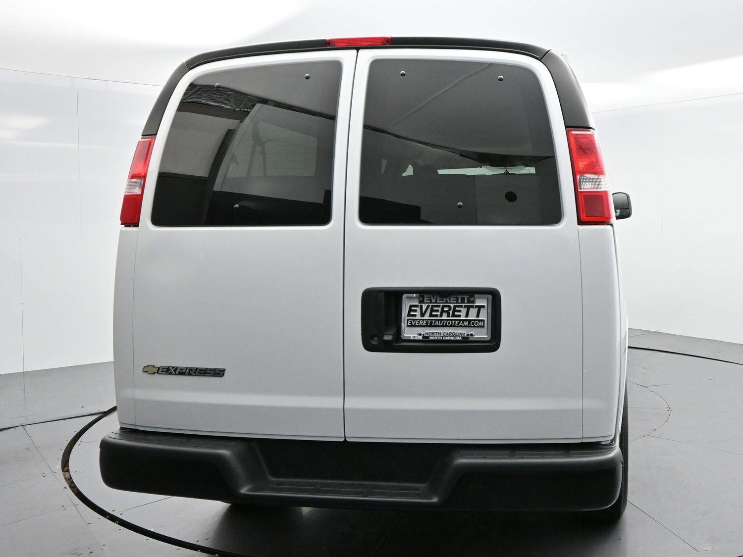 Used 2025 Chevrolet Express 3500 LS image 6