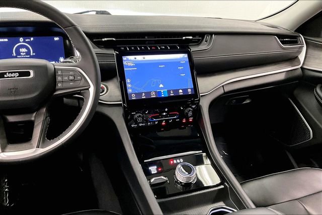 Used 2024 Jeep Grand Cherokee Limited w/ Black Appearance Package image 7