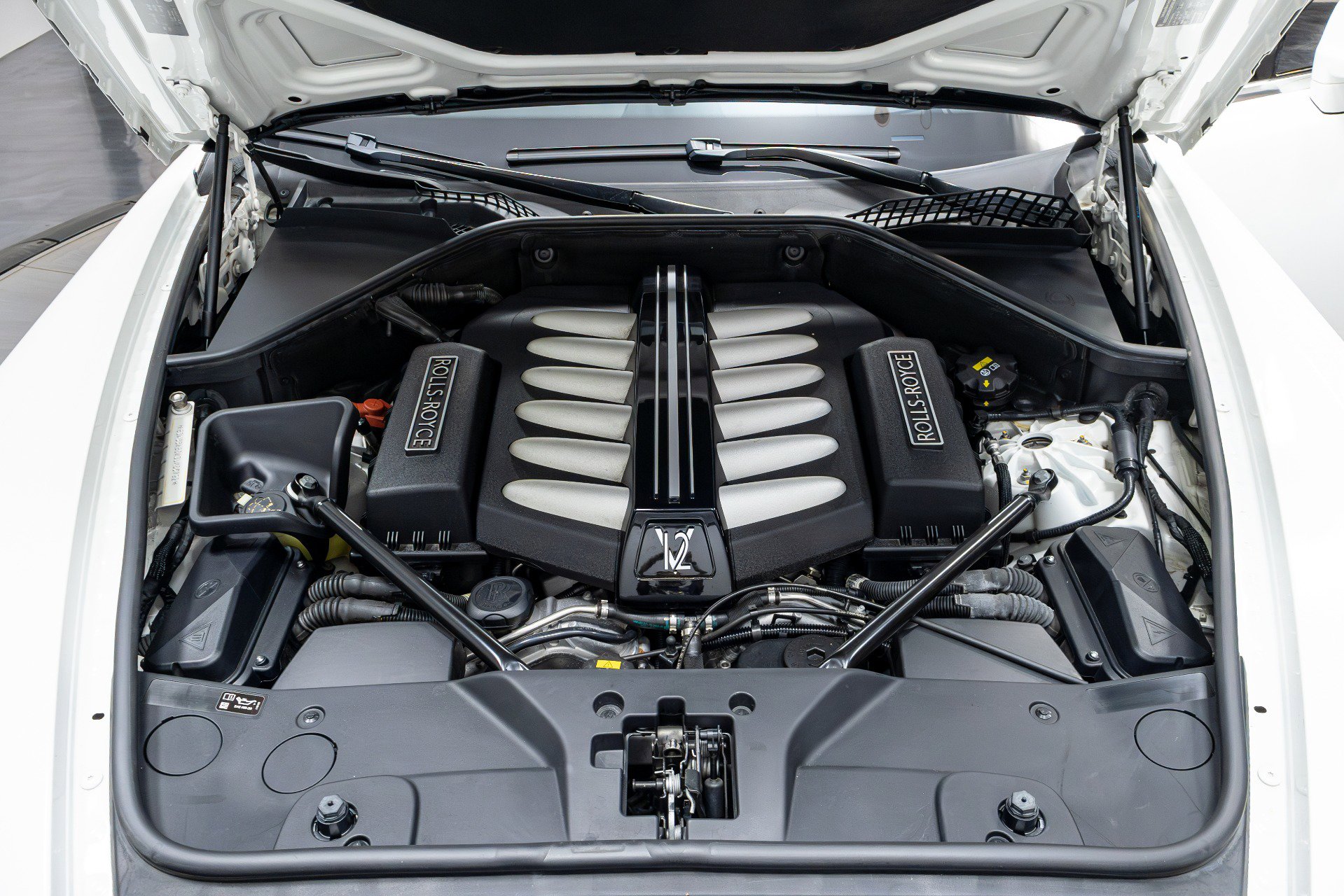 Used 2016 Rolls-Royce Ghost image 57