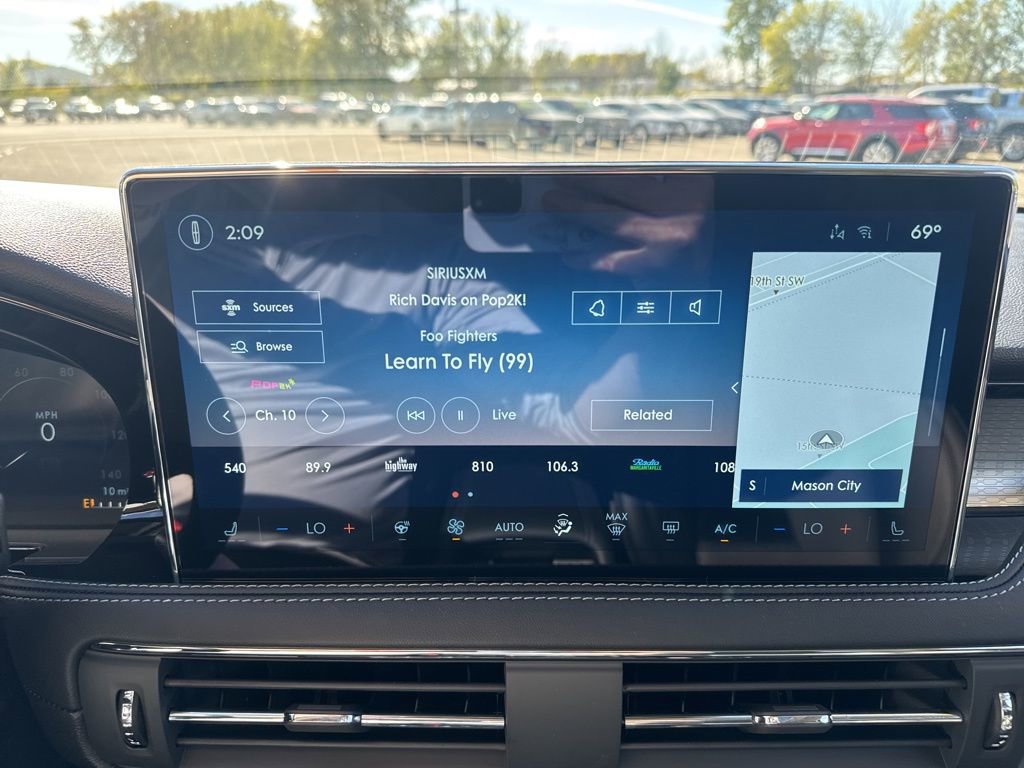 New 2026 Lincoln Corsair Premiere image 14