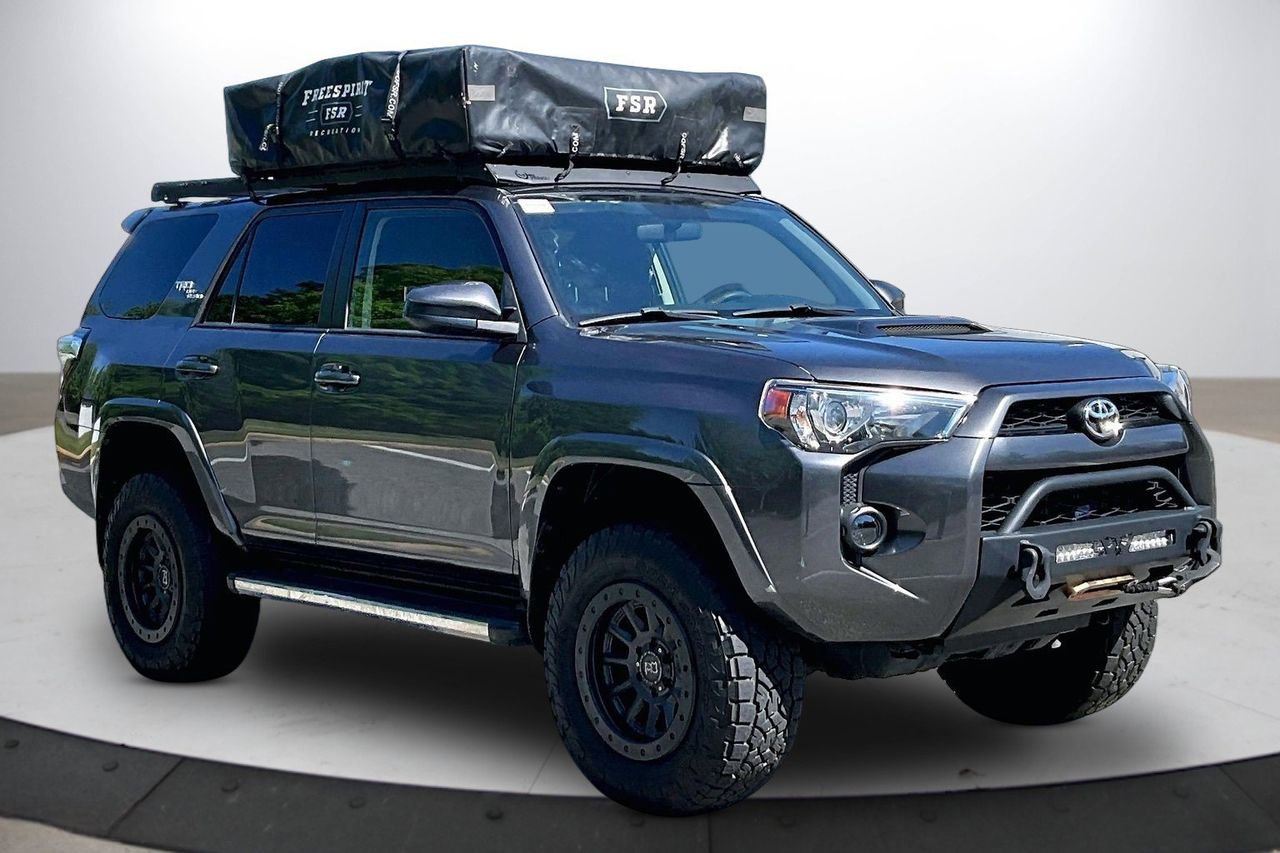 Used 2019 Toyota 4Runner TRD Off-Road image 2