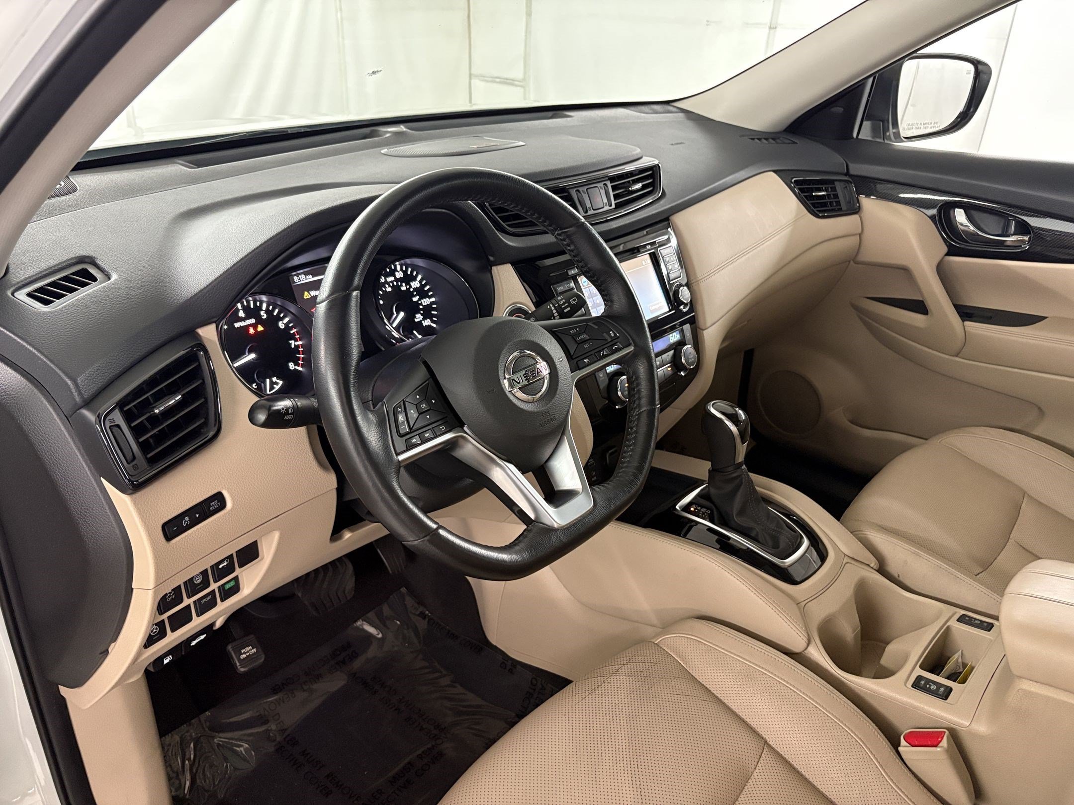 Used 2017 Nissan Rogue SL w/ SL Premium Package FWD image 4