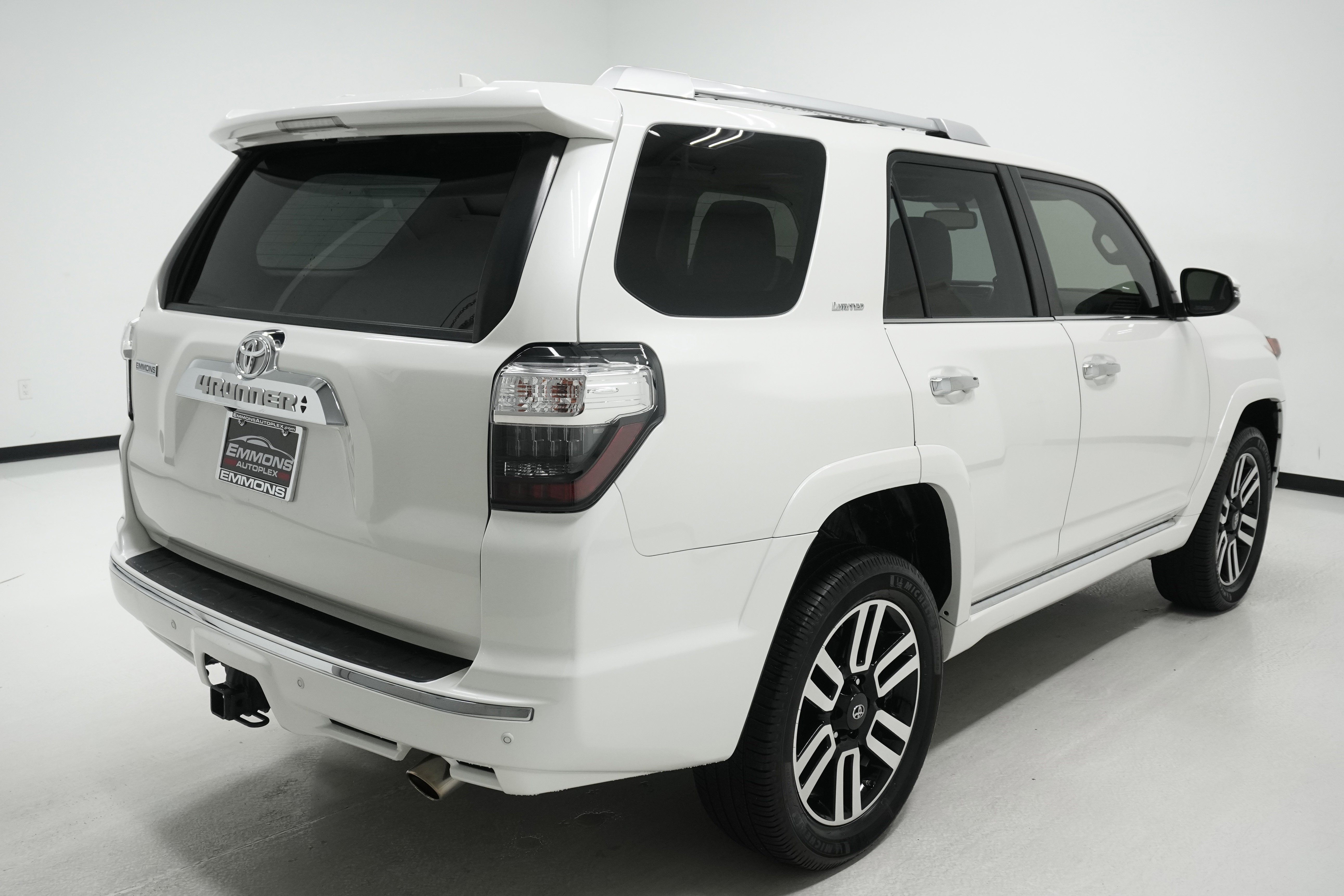 Used 2019 Toyota 4Runner Limited AWD/4WD image 4
