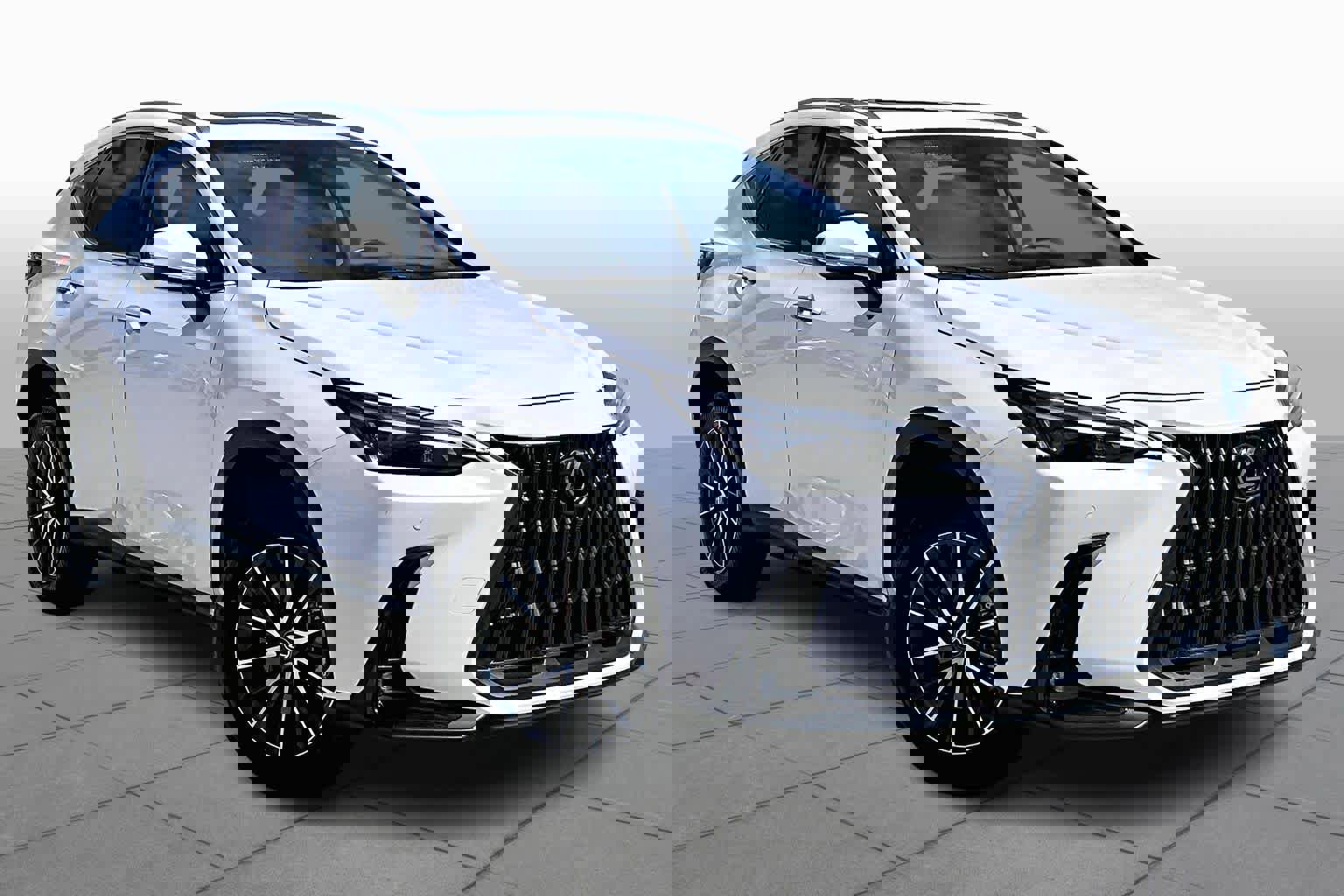 Used 2025 Lexus NX 250 FWD w/ Accessory Package (Z1) image 3
