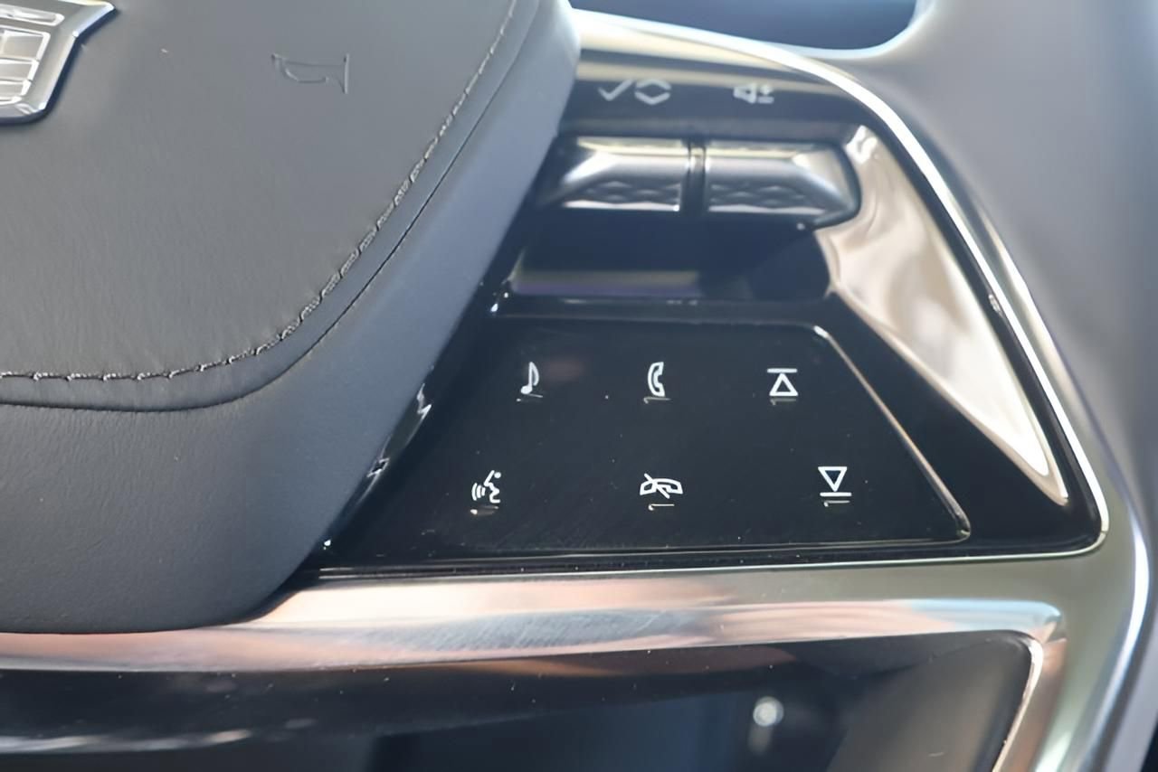 New 2025 Cadillac Escalade IQ Luxury 2 w/ LPO, Radiant Package image 19